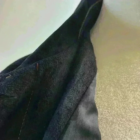 ISAAC Mizrahi blue leather appears to be a dark suede no sign of heavy wear - Picture 7 of 9